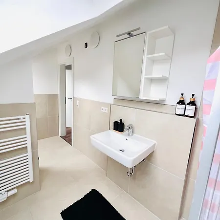 Deluxe Zuffenhausen Apartment *