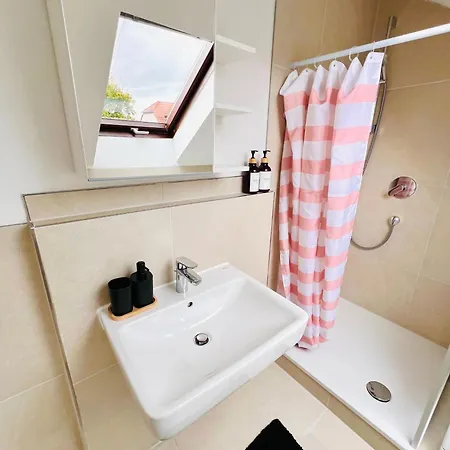 Deluxe Zuffenhausen * שטוטגרט